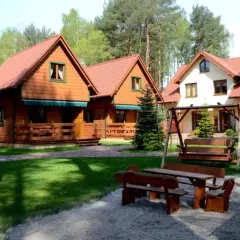 Nad Piaśnicą w Dębkach: Urokliwe miejsce na wakacje