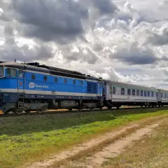 Jak dojechać na Hel z Warszawy? Sprawdzone opcje transportu i ceny biletów