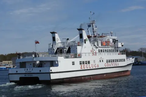 Jak dojechać z Sopotu na Hel? Wybierz najlepszy transport na wakacje!