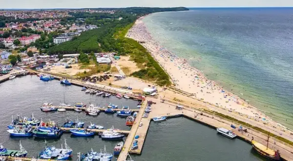 Ile jest km z Władysławowa na Hel? Poznaj trasy i atrakcje po drodze